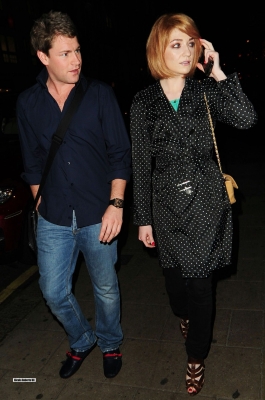 Nicola_Roberts_and_Charlie_outside_Mayfair_hotel_100809_171.jpg