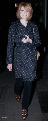 Nicola_Roberts_and_Charlie_outside_Mayfair_hotel_100809_181.jpg