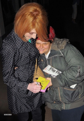 Nicola_Roberts_and_Charlie_outside_Mayfair_hotel_100809_191.jpg