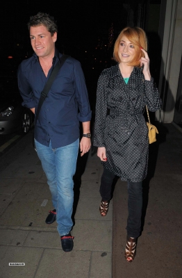 Nicola_Roberts_and_Charlie_outside_Mayfair_hotel_100809_200.jpg