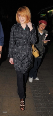 Nicola_Roberts_and_Charlie_outside_Mayfair_hotel_100809_204.jpg