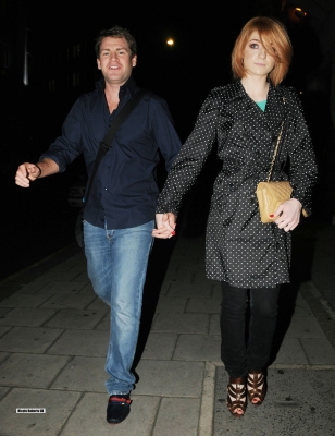 Nicola_Roberts_and_Charlie_outside_Mayfair_hotel_100809_206.jpg