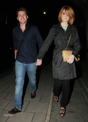 Nicola_Roberts_and_Charlie_outside_Mayfair_hotel_100809_208.jpg