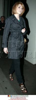 Nicola_Roberts_and_Charlie_outside_Mayfair_hotel_100809_24.jpg