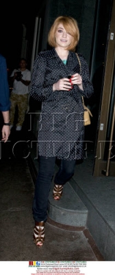 Nicola_Roberts_and_Charlie_outside_Mayfair_hotel_100809_32.jpg