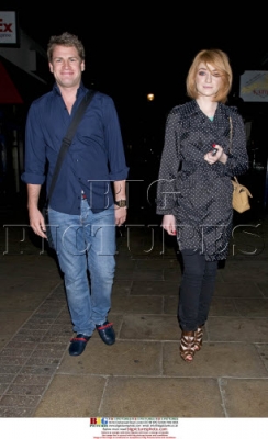 Nicola_Roberts_and_Charlie_outside_Mayfair_hotel_100809_39.jpg