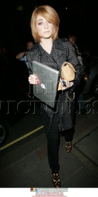 Nicola_Roberts_and_Charlie_outside_Mayfair_hotel_100809_43.jpg