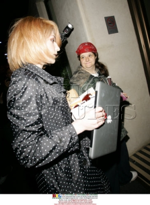 Nicola_Roberts_and_Charlie_outside_Mayfair_hotel_100809_47.jpg