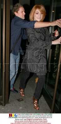 Nicola_Roberts_and_Charlie_outside_Mayfair_hotel_100809_52.jpg