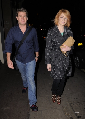 Nicola_Roberts_and_Charlie_outside_Mayfair_hotel_100809_7.jpg