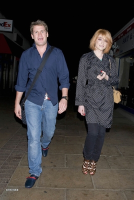 Nicola_Roberts_and_Charlie_outside_Mayfair_hotel_100809_95.jpg