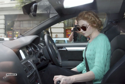 Nicola_Roberts_leaving_Mayfair_hotel_100809_20.jpg