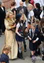 Sarah_Harding_on_set_of_St_Trinians_movie_100809_107.jpg