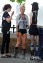 Sarah_Harding_on_set_of_St_Trinians_movie_100809_109.jpg