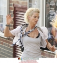 Sarah_Harding_on_set_of_St_Trinians_movie_100809_133.jpg
