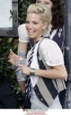 Имя файла=Sarah_Harding_on_set_of_St_Trinians_movie_100809_170.jpg
Размер файла=71КБ
Размеры=311x500
Дата=Март 10, 2012 Sarah_Harding_on_set_of_St_Trinians_movie_100809_170.jpg