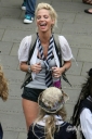 Sarah_Harding_on_set_of_St_Trinians_movie_100809_31.jpg