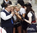 Sarah_Harding_on_set_of_St_Trinians_movie_100809_53.jpg
