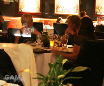 Sarah_Harding_having_dinner_at_the_Mayfair_Hotel_140809_1.jpg