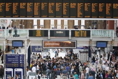 Sarah_Harding_on_set_at_Liverpool_Street_Station_160809_103.jpg