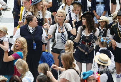 Sarah_Harding_on_set_at_Liverpool_Street_Station_160809_143.jpg