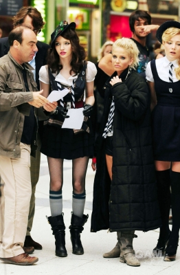 Sarah_Harding_on_set_at_Liverpool_Street_Station_160809_335.jpg