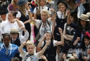 Имя файла=Sarah_Harding_on_set_at_Liverpool_Street_Station_160809_108.jpg
Размер файла=260КБ
Размеры=1699x1160
Дата=Март 10, 2012 Sarah_Harding_on_set_at_Liverpool_Street_Station_160809_108.jpg