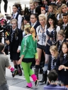 Sarah_Harding_on_set_at_Liverpool_Street_Station_160809_197.jpg