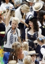 Имя файла=Sarah_Harding_on_set_at_Liverpool_Street_Station_160809_221.jpg
Размер файла=537КБ
Размеры=1700x2380
Дата=Март 10, 2012 Sarah_Harding_on_set_at_Liverpool_Street_Station_160809_221.jpg
