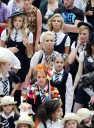 Sarah_Harding_on_set_at_Liverpool_Street_Station_160809_270.jpg