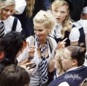 Имя файла=Sarah_Harding_on_set_at_Liverpool_Street_Station_160809_363.jpg
Размер файла=394КБ
Размеры=1699x1684
Дата=Март 10, 2012 Sarah_Harding_on_set_at_Liverpool_Street_Station_160809_363.jpg