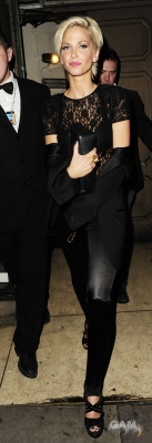 Sarah_Harding_seen_leaving_Nobu_130809_54.jpg