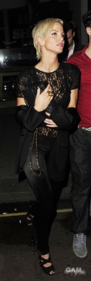 Sarah_Harding_seen_leaving_Nobu_130809_59.jpg