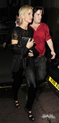 Sarah_Harding_seen_leaving_Nobu_130809_60.jpg