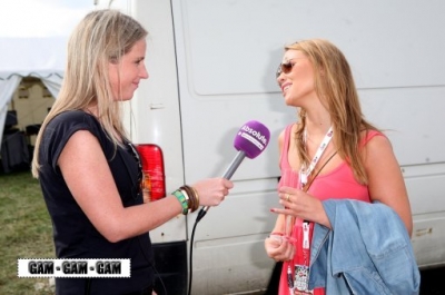 Kimberley_Walsh_At_V_festival_210809_11.jpg