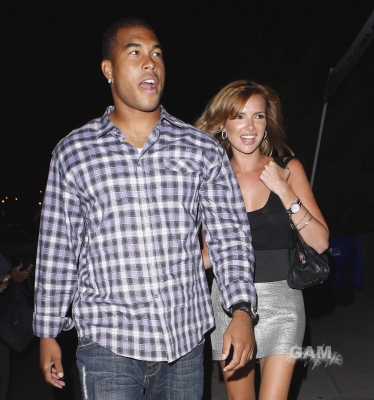 Nadine_Coyle_with_boyfriend_Jason_at_concert_in_LA_22_08_09_281329.JPG