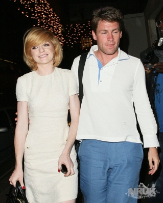Nicola_Roberts_at_the_Mayfair_Hotel_250809_28.jpg
