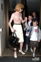 Nicola_Roberts_leaves_Mayfair_hotel_260809_9.jpg