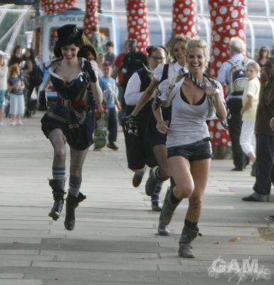 Sarah_Harding_filming_St_Trinians_2_on_Londons_Southbank_270809_229.jpg