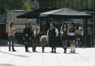 Sarah_Harding_filming_St_Trinians_2_on_Londons_Southbank_270809_243.jpg