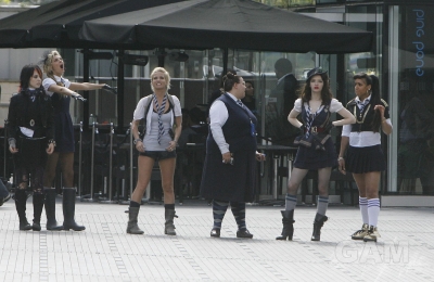 Sarah_Harding_filming_St_Trinians_2_on_Londons_Southbank_270809_257.jpg