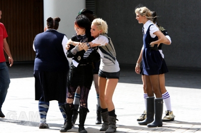 Sarah_Harding_filming_St_Trinians_2_on_Londons_Southbank_270809_75.jpg