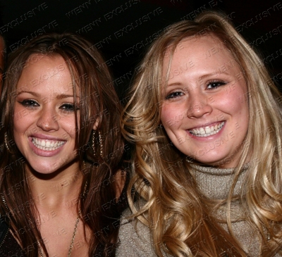 Kimberley_Spends_An_Evening_At_The_Oracle_Bar_231206_7.jpg
