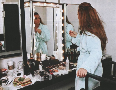 Behnd_The_Scenes_Tour_Shoot_-_Hello_Magazine_8.jpg