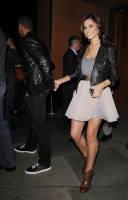 Cheryl__Ashley_leaving_Zuma_Resturant_100909_30.jpg
