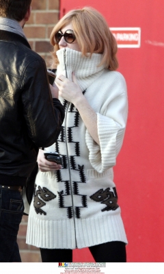 Girls_Aloud_arrive_at_a_studio_to_shoot_Untouchable_video_170309_5.jpg