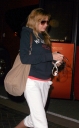 Girls_Aloud_arrive_back_at_hotel_in_Leeds_220409_15.JPG