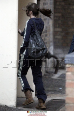 Girls_Aloud_arriving_for_rehearsals_at_a_studio_in_London_260309_15.jpg