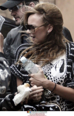 Girls_Aloud_arriving_for_rehearsals_at_a_studio_in_London_260309_19.jpg