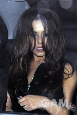 Cheryl_Cole_leaving_the_Ivy_club_140909_4.jpg